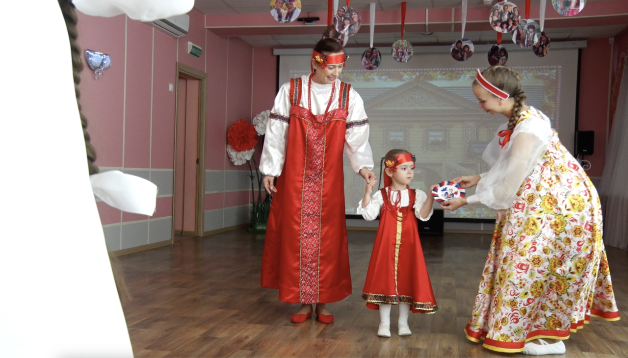 В детском саду №127 провели костюмированный семейный конкурс чтецов