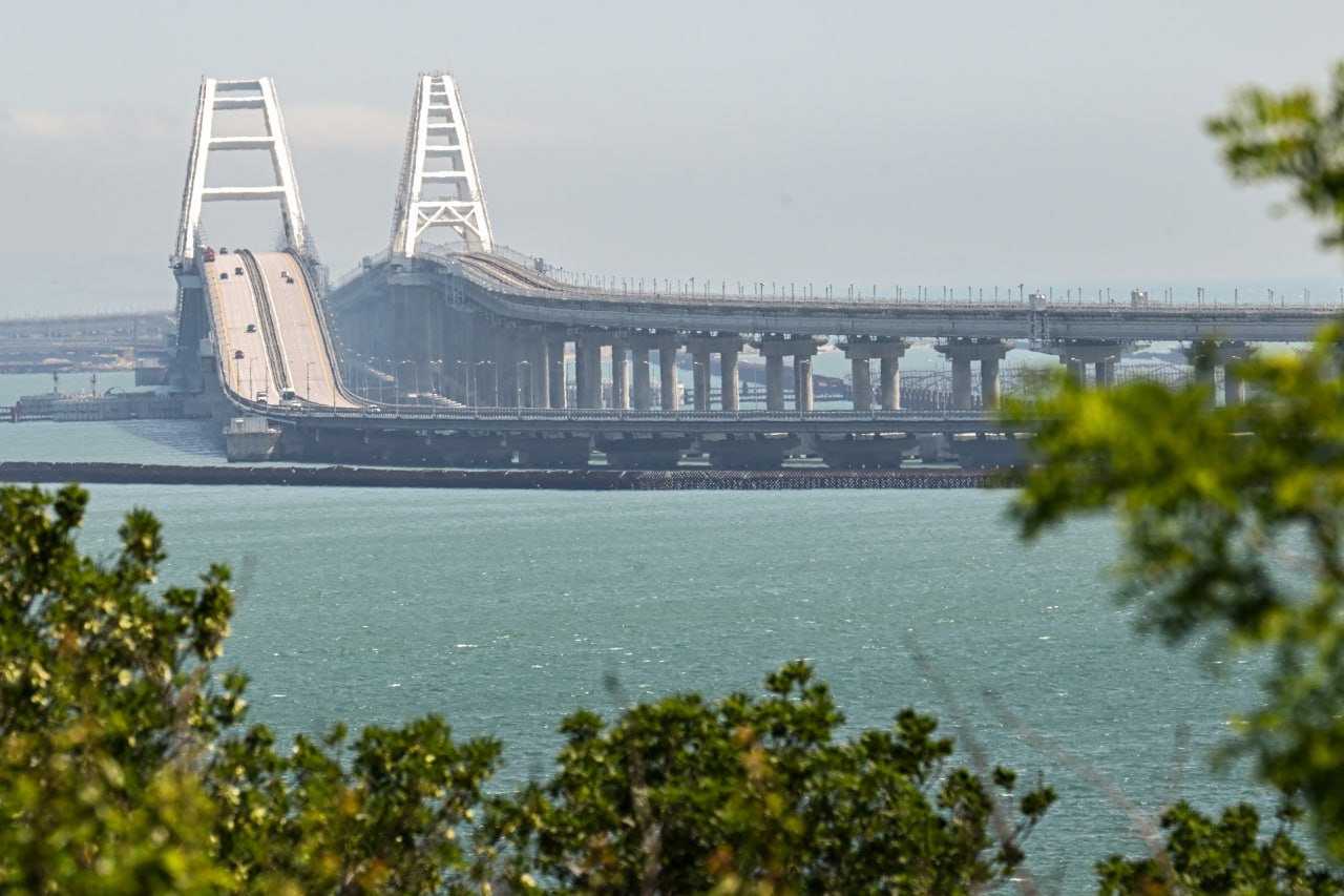 Электромобилям запретили въезд на Крымский мост