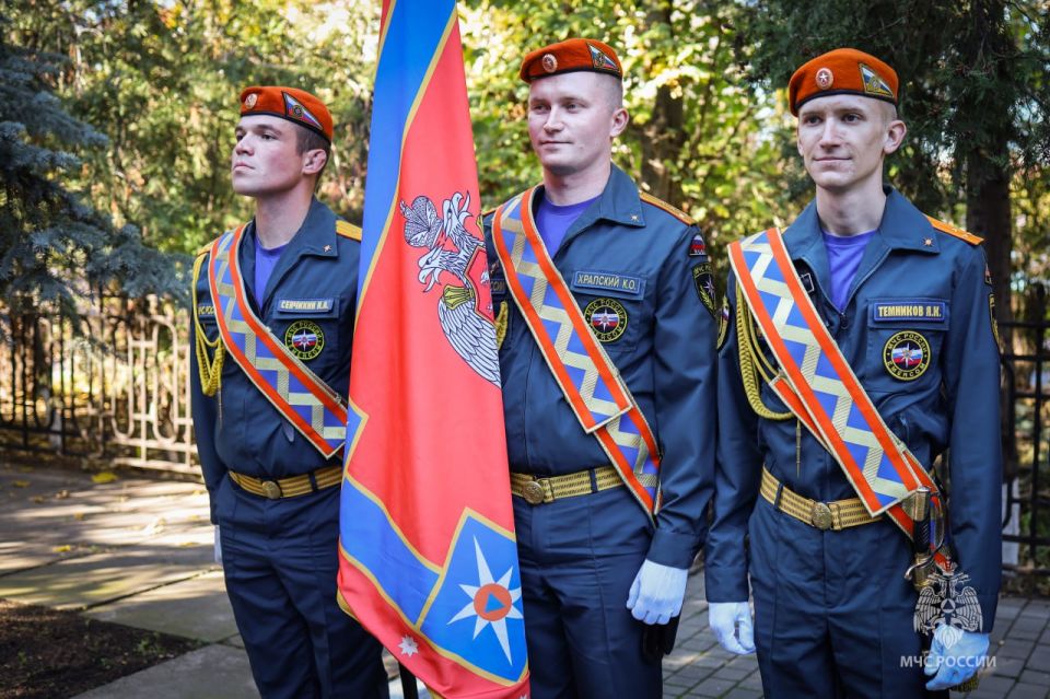 В канун Дня народного единства в МЧС России по Севастополю провели торжественное собрание