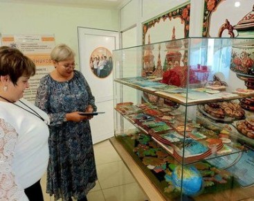 Инна Гончарова поздравила руководство и студентов многопрофильного колледжа с государственным праздником