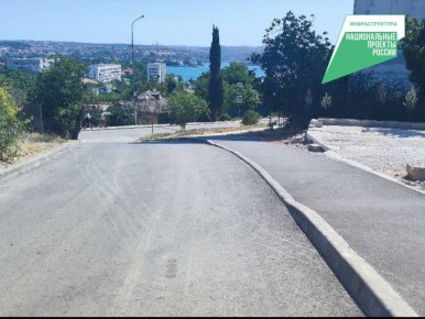 В 2025 году в Севастополе отремонтировали 25 дорог к школам, детским садам и вузам – Развожаев