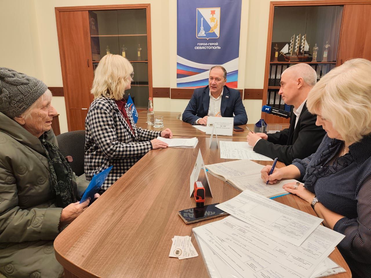 Дмитрий Белик: В рамках региональной недели провел прием граждан по вопросам жилищно-коммунального хозяйства