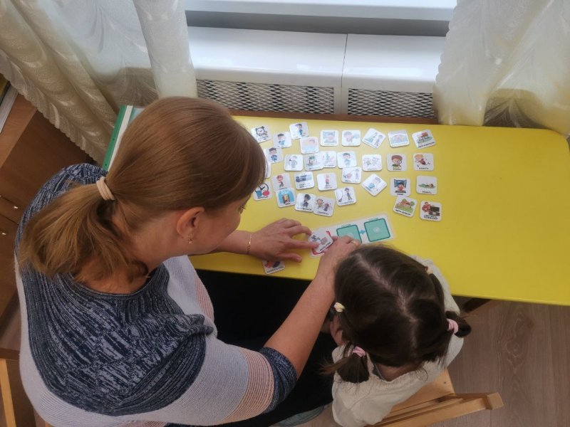 В Севастопольском реабилитационном центре проводят занятия по развитию коммуникации у детей с ОВЗ