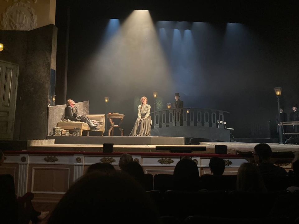 По сути, спектакль Лифанова начинается со смерти