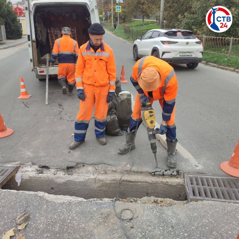 Водоканал установил новые ливневые решетки на улице Степаняна