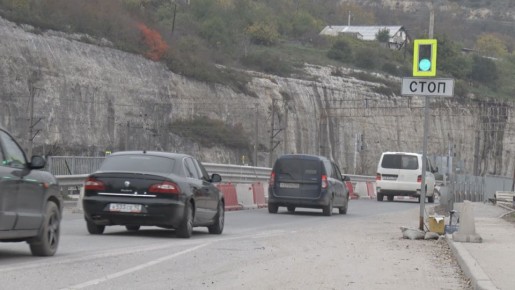 Реверсивное движение на мосту в Инкермане продлили до 18 ноября