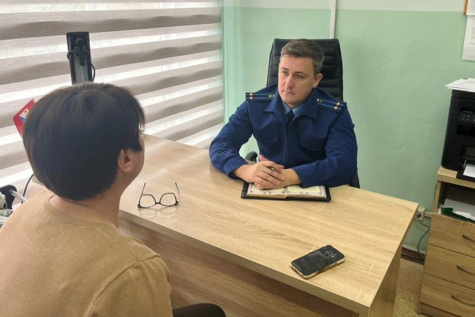 Севастопольский межрайонный природоохранный прокурор Дмитрий Аралов провел выездной личный прием жителей города Севастополя