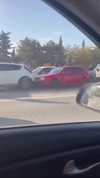 Шесть авто столкнулись на Камышовом шоссе в Севастополе
