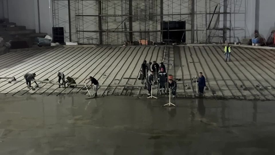 Строительство крытого катка с искусственным льдом в Севастополе, на пересечении улицы Генерала Мельника и Лабораторного шоссе, выходит на финишную прямую