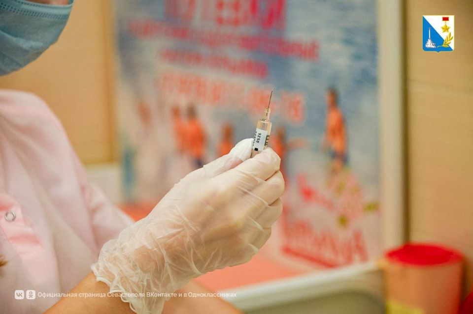 Более 303 тысяч севастопольцев уже защитились от гриппа