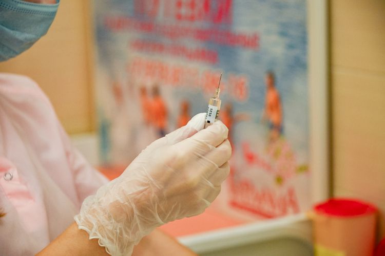 Более 303 тысяч севастопольцев вакцинировались от гриппа