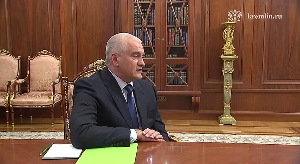 Владимир Путин провел встречу с главой Крыма Сергеем Аксёновым