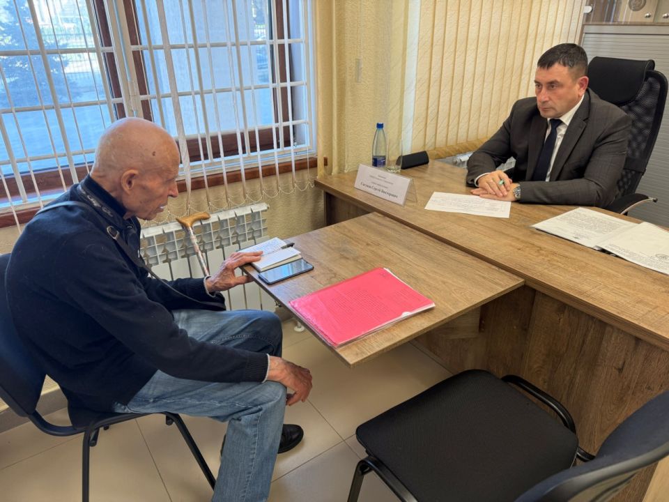 Начальник УМВД России по г. Севастополю генерал-майор полиции Сергей Сигунов провёл личный приём граждан