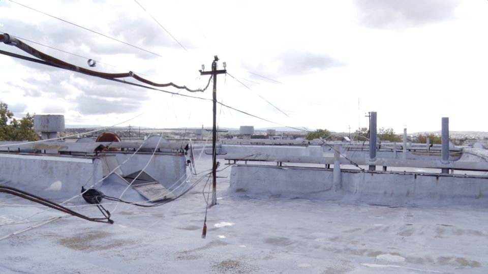 На улице Маршала Геловани отремонтировали протекающую кровлю