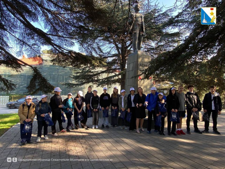 В Балаклавском районе за 1,5 часа уничтожили более 30 надписей с наркоконтентом