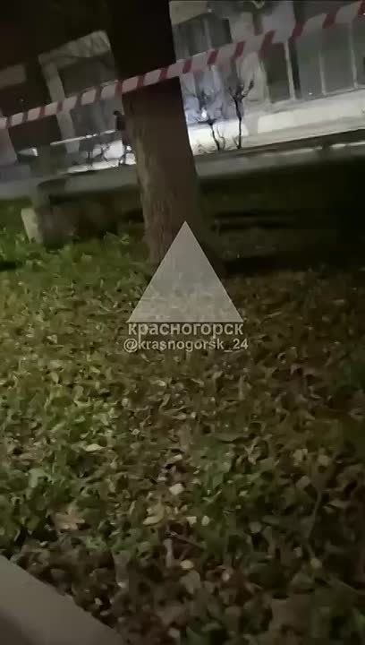 9-летнему мальчику оторвало пальцы взрывом, когда он попытался поднять сверток денег на детской площадке в подмосковном Красногорске