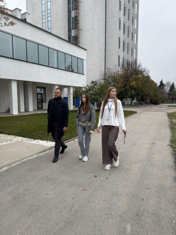 Мария Литовко: По поручению Губернатора Севастополя Михаила Владимировича Развожаева продолжаю работу с участниками образовательной программы «Севастополь – город Героев», которые выбрали меня наставником