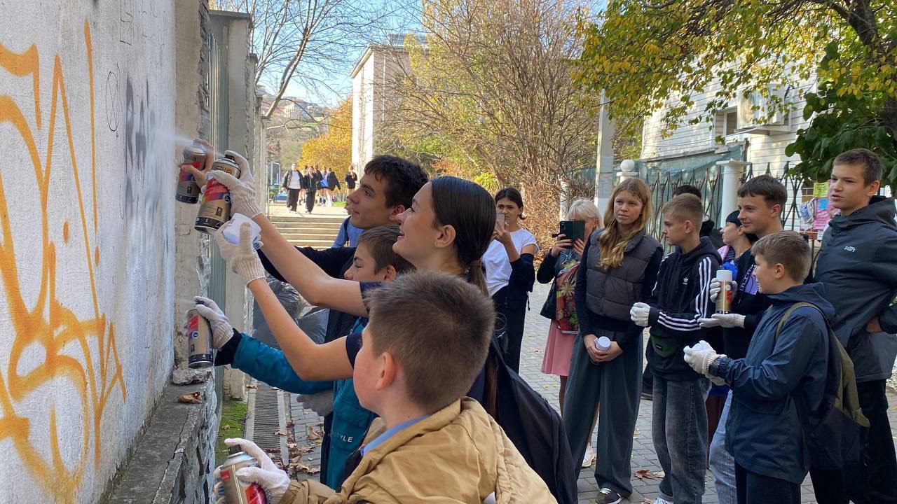 Более 30 опасных надписей уничтожено в рамках акции «Закрась опасность»