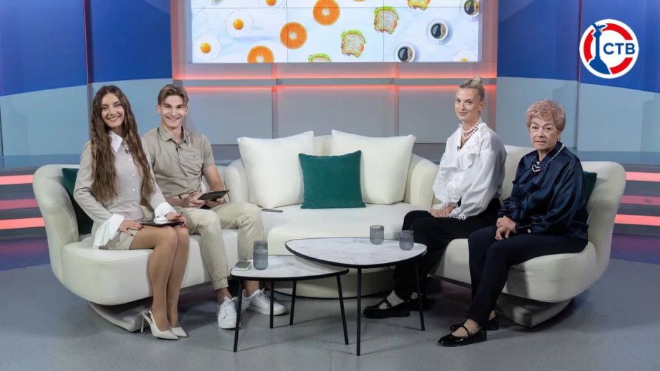 Осенние деньки может и не всегда радуют теплом, но точно согреты праздниками в честь юбилеев учреждений образования