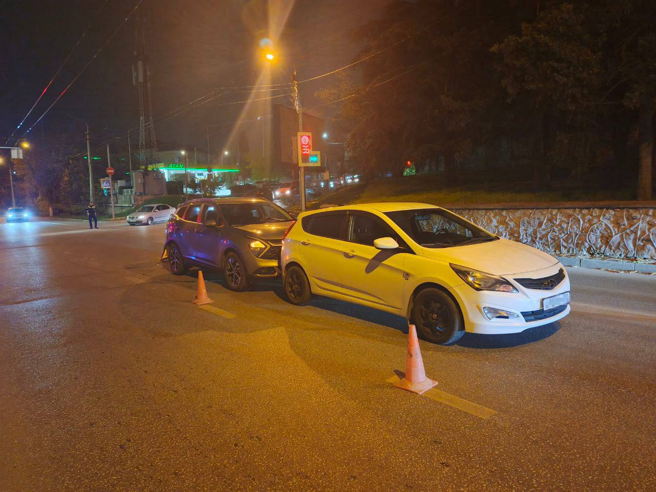 Сотрудники Госавтоинспекции нашли и привлекли к ответственности водителя такси, который, находясь в нетрезвом виде, устроил ДТП