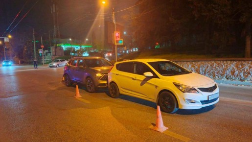 Нетрезвый таксист в Севастополе спровоцировал ДТП и сбежал