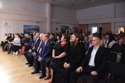 Инна Гончарова поздравила сотрудников Севастопольского многопрофильного колледжа с 80-летием учреждения