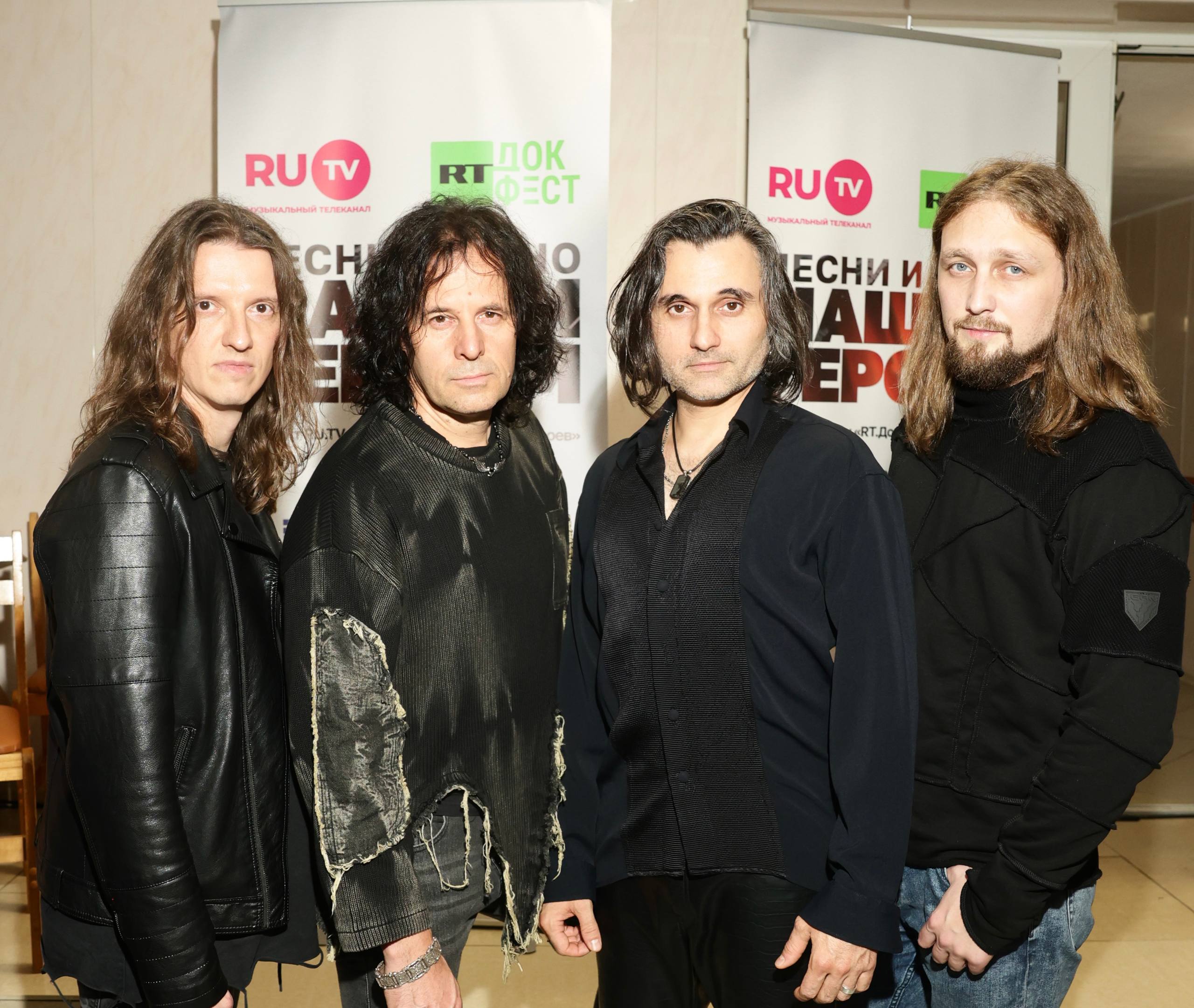 Рок-группа «Земляне» поддержала укрывающихся в бомбоубежище жителей Севастополя