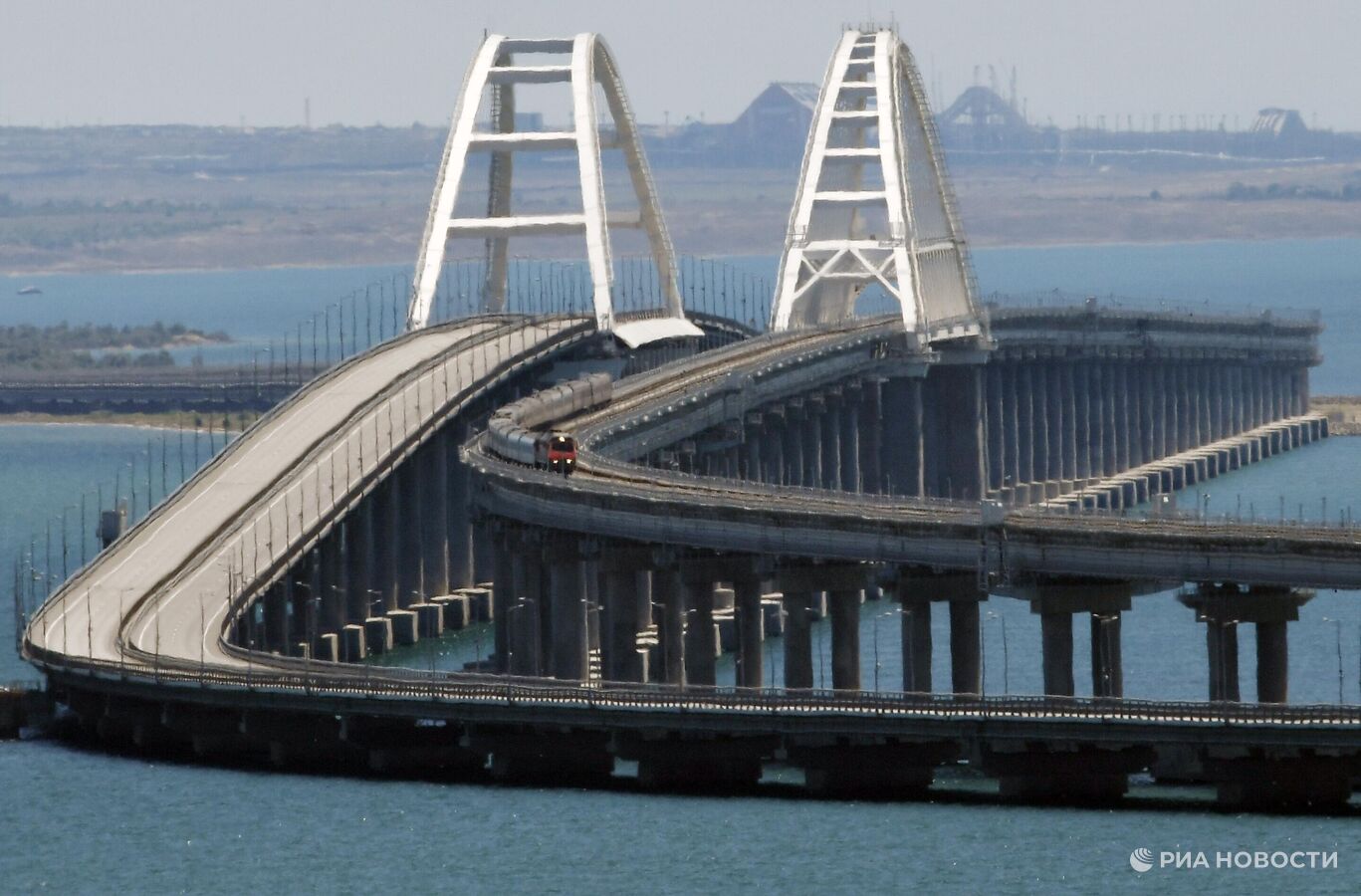 Двенадцать поездов в сообщении с Крымом идут с задержкой