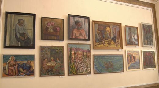 В СЦКиИ открылась выставка двух подруг-художниц