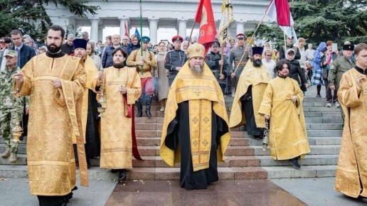 Исход русской армии – в Севастополе прошел Крестный ход