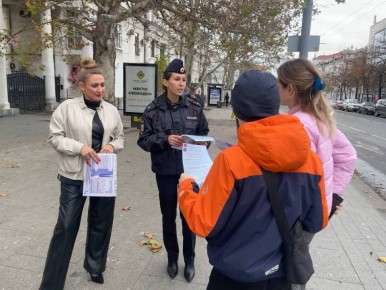 Севастопольские полицейские провели рейд против рекламы наркотиков