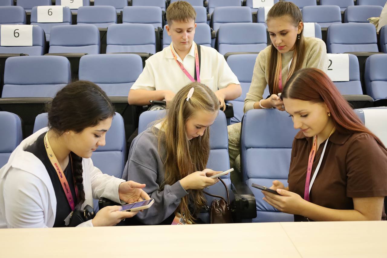 Нужно ли обучать школьников и студентов основам медиаграмотности? Безусловно нужно