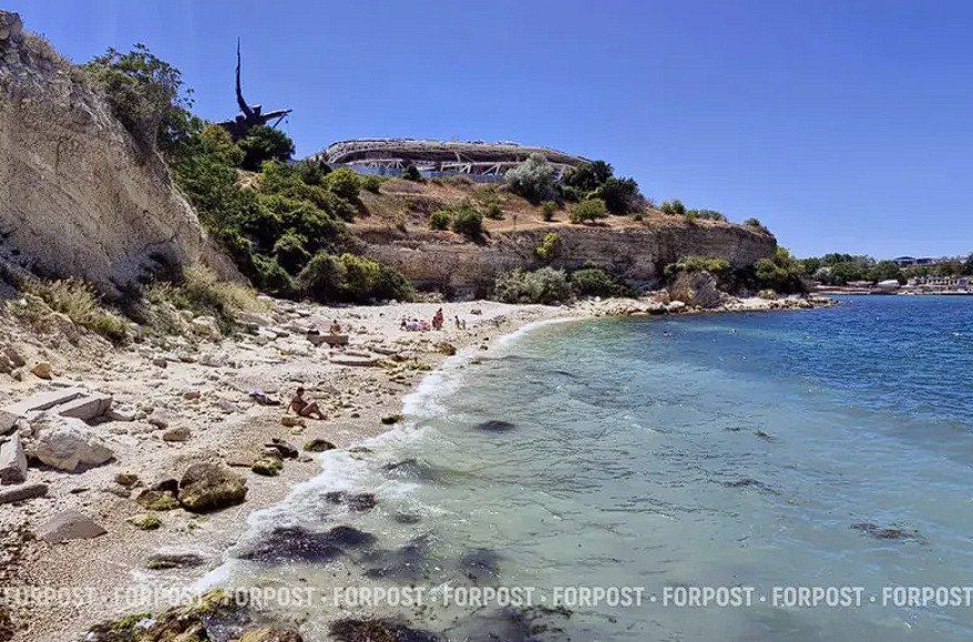 «Хозяин» Хрустального пляжа потребовал миллионы за уступку земли в центре Севастополя