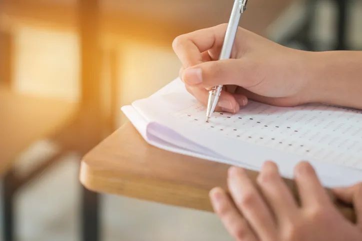 Дмитрий Белик: Школьники, не прошедшие государственную итоговую аттестацию после 9 класса, получат возможность бесплатно пройти профессиональное обучение