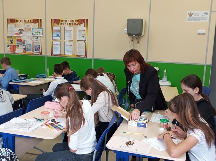 Мастер-класс ко дню матери провели для севастопольских школьников