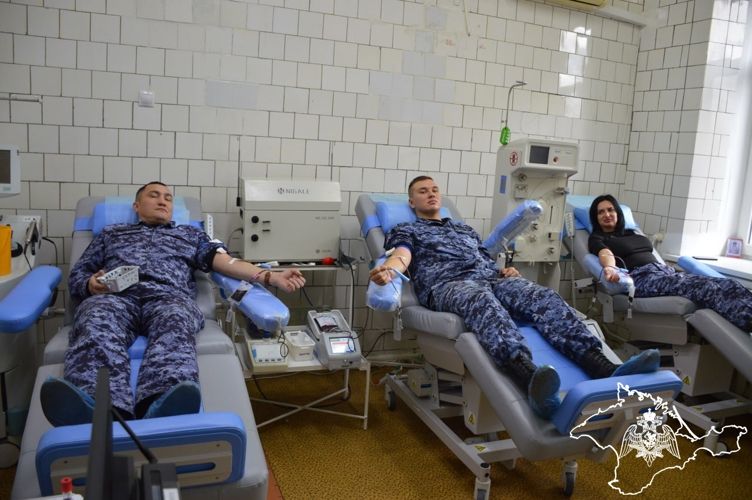 Военнослужащие Росгвардии стали донорами крови в Ялте