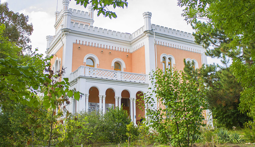 «Путешествие по старым путеводителям»: эксклюзивная программа пройдёт в замке на Салгире