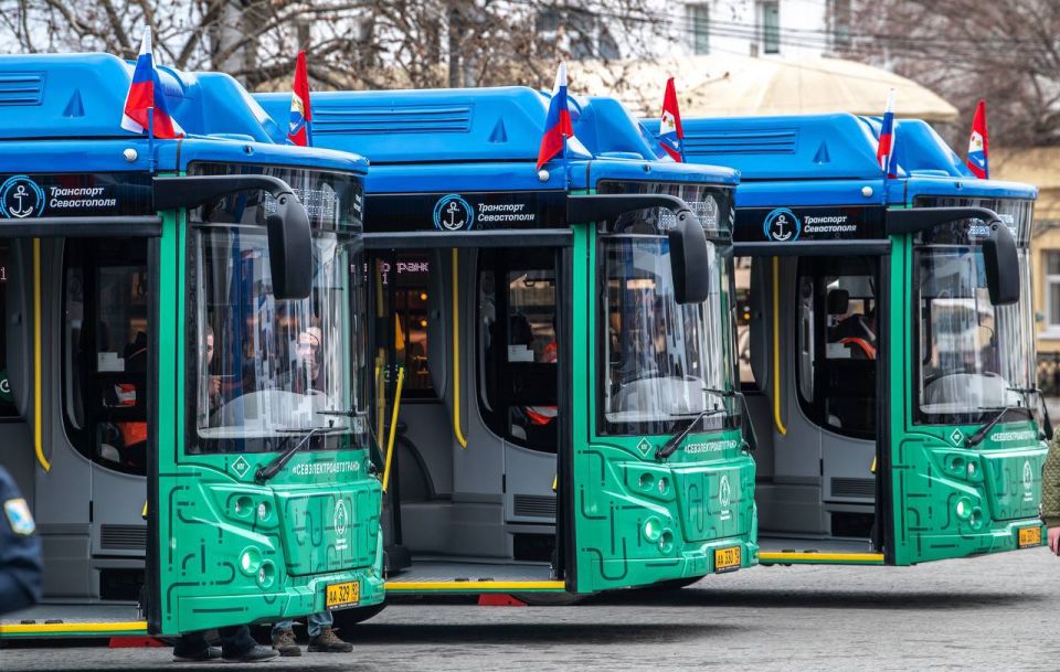 Сегодня свой профессиональный праздник отмечают работники транспортной отрасли!