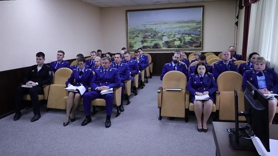 Состоялось расширенное заседание коллегии прокуратуры города Севастополя, в ходе которого обсуждались вопросы возбуждения органами следствия и дознания уголовных дел по материалам прокурорских проверок, эффективность...