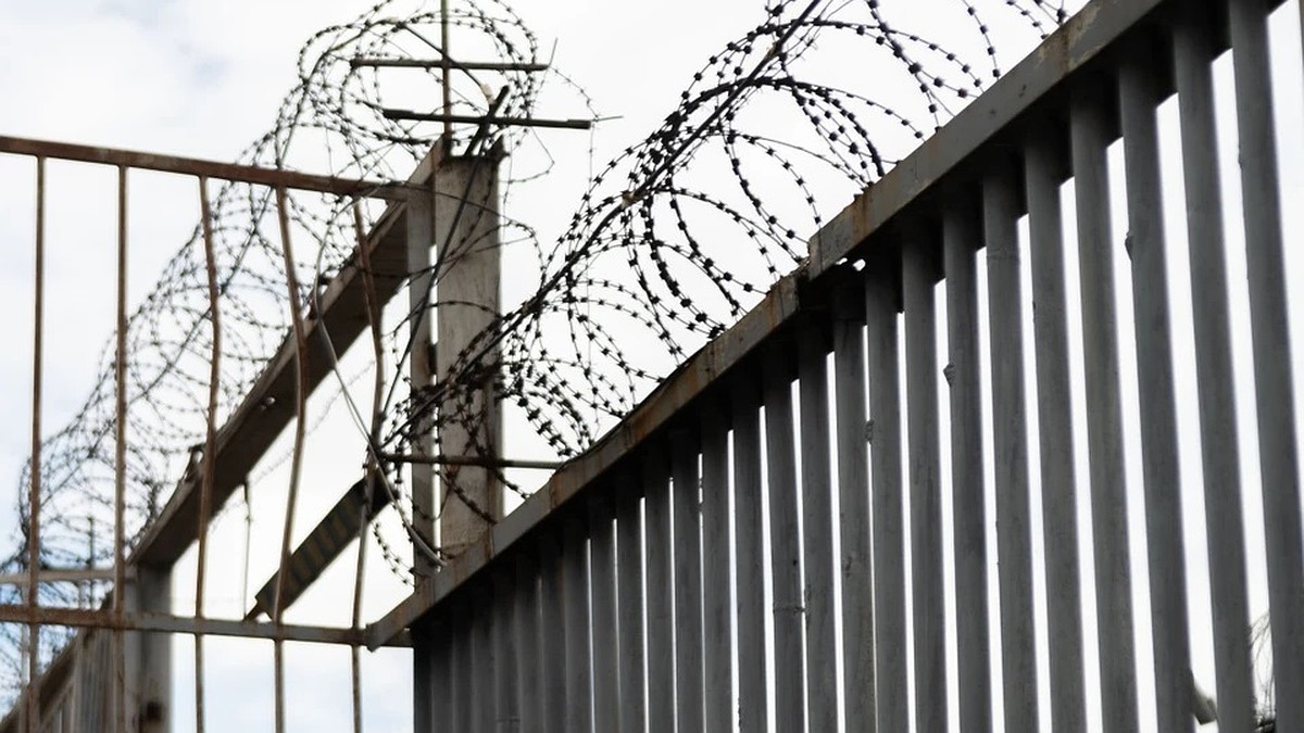 В Севастополе мужчина пытался продать 10 килограммов наркотиков: его посадили на семь лет