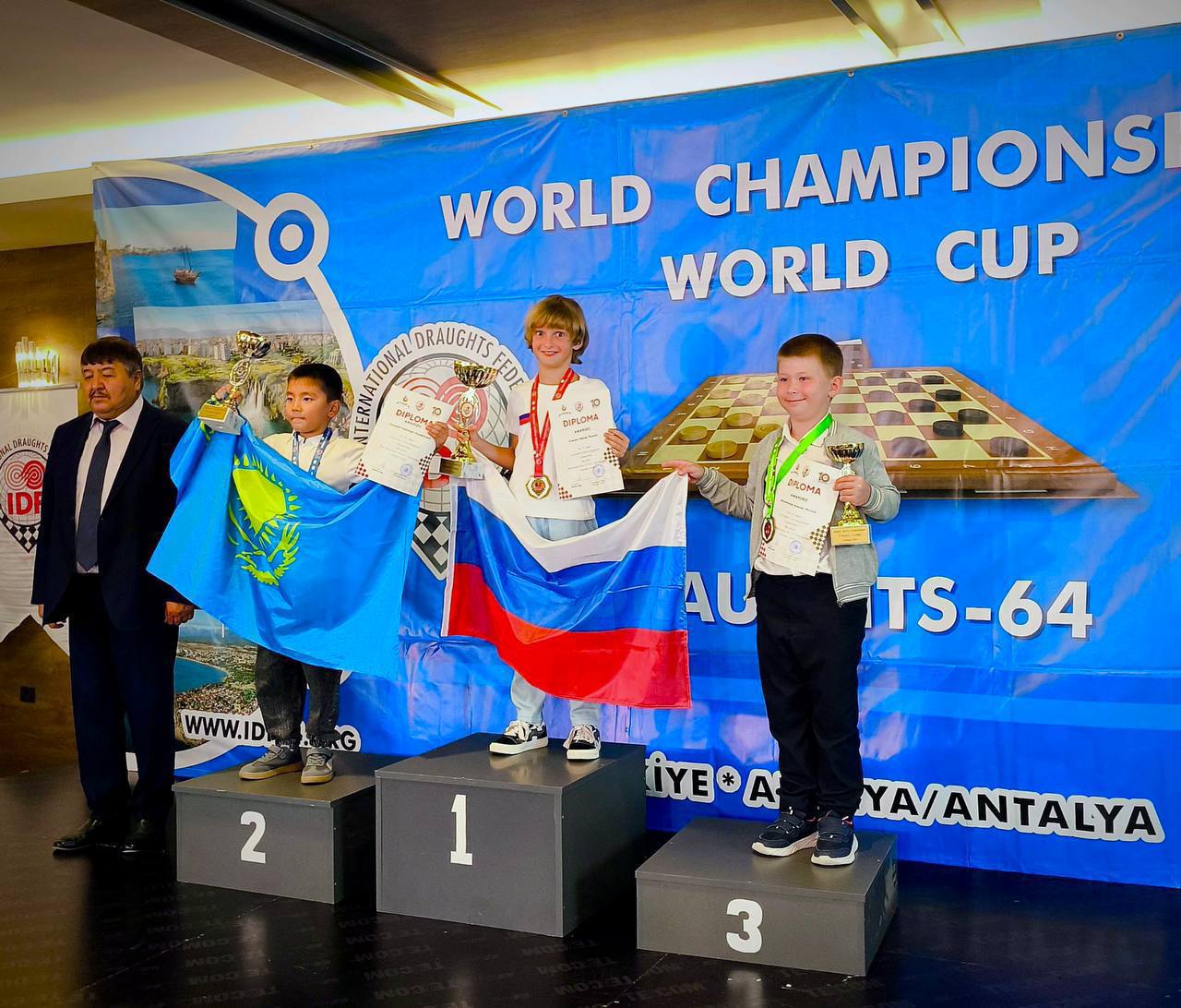 Севастополец завоевал россыпь медалей по шашкам