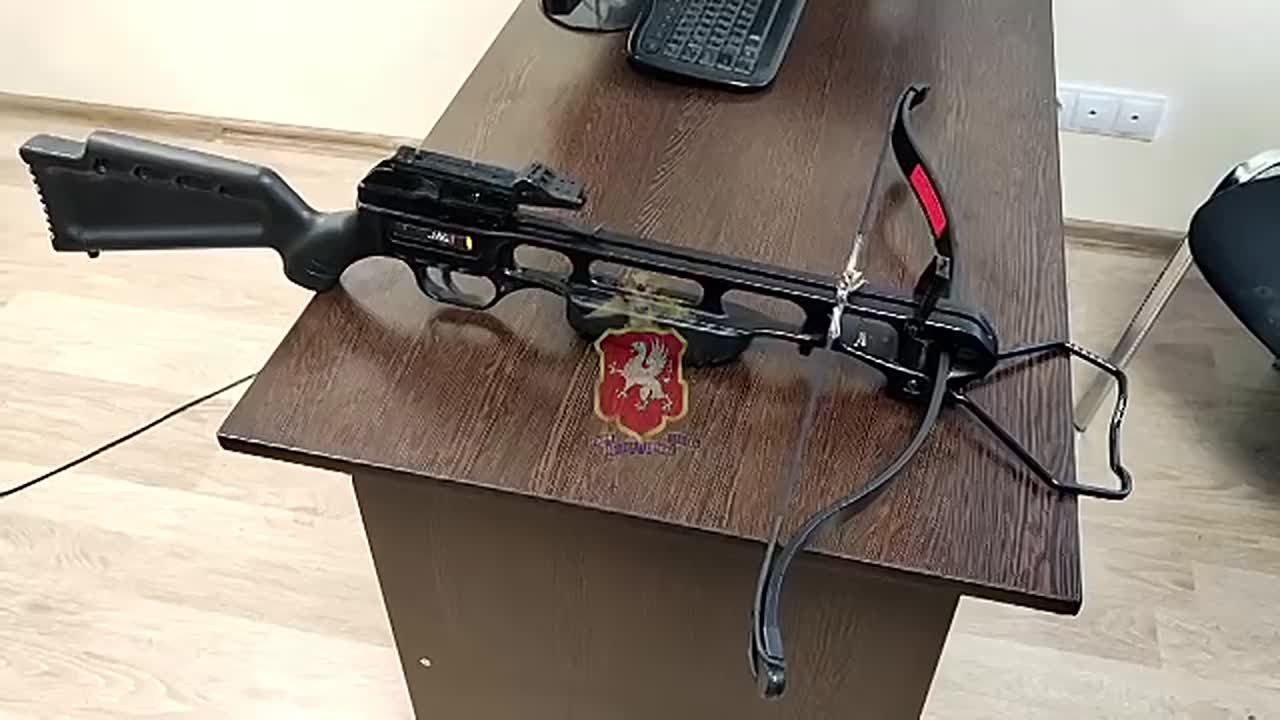 Севастопольский арбалетчик извинялся перед жильцами, которых напугал своей выходкой