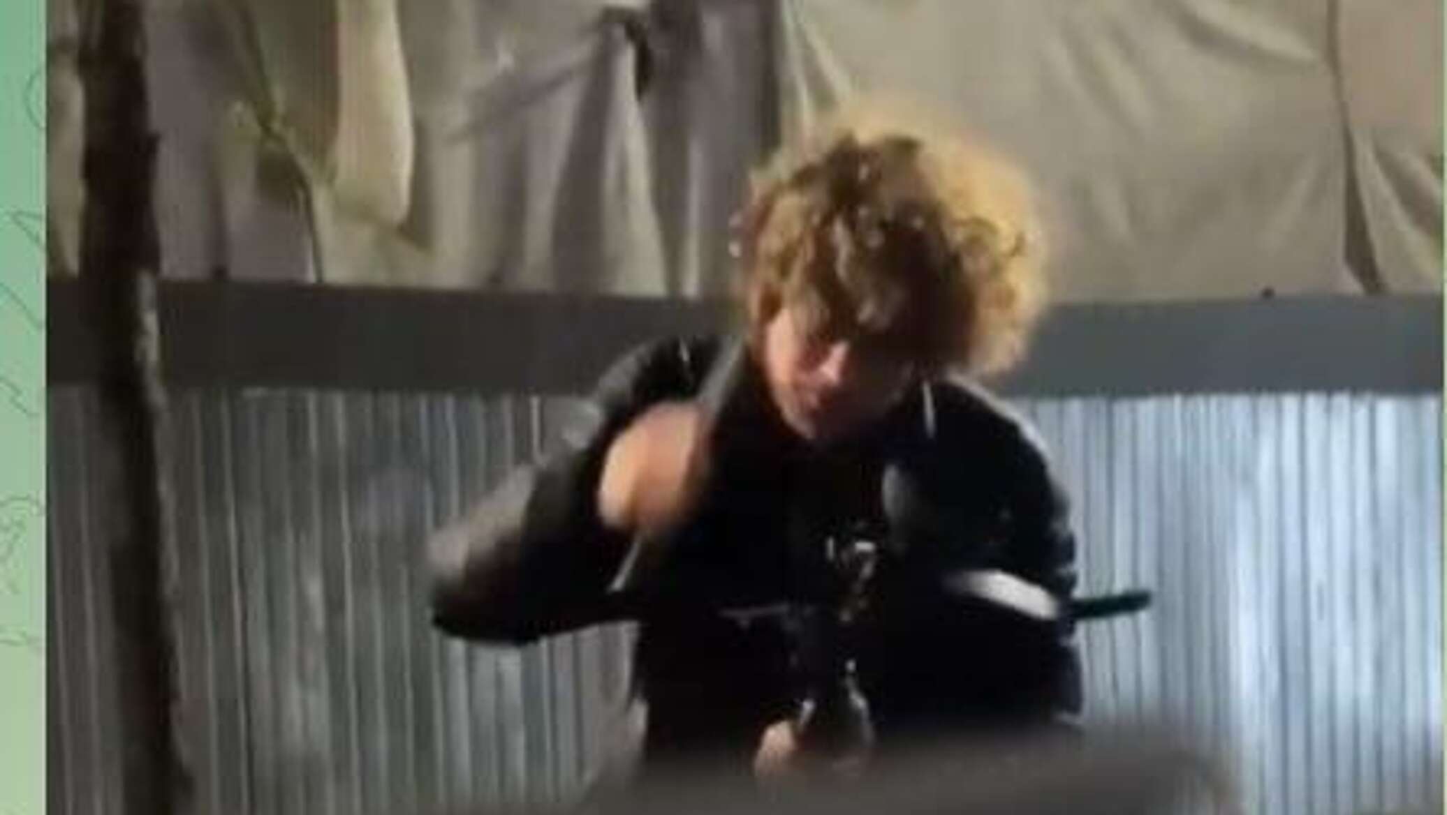 В Севастополе полиция ищет мужчину с арбалетом