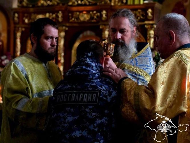 Росгвардейцы присоединились к молебну о памяти святого Георгия Победоносца в Крыму