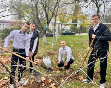Зелёный подарок родной гимназии