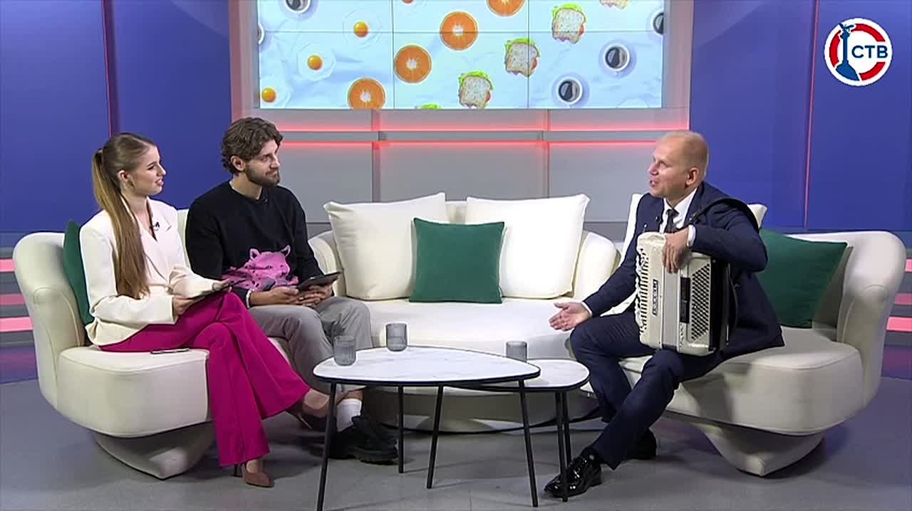 Ежегодно 25 ноября в России отмечается День гармониста — праздник, посвящённый одному из самых известных русских музыкальных инструментов