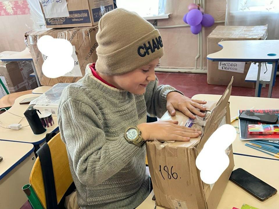 «Дети нас ждали. Как ждут раз в году Деда Мороза...»