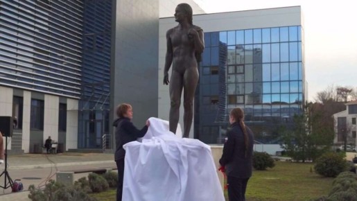 В Севастополе открыли памятник олимпийской чемпионке Прозуменщиковой