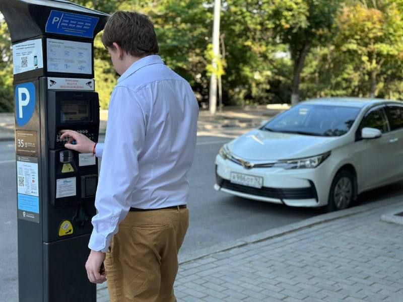 Друзья, напоминаем: продлевать право бесплатной парковки нужно ежегодно