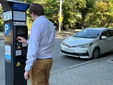 Друзья, напоминаем: продлевать право бесплатной парковки нужно ежегодно